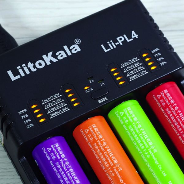 Зарядний пристрій LiitoKala lii-Pl4 (4-и канали )